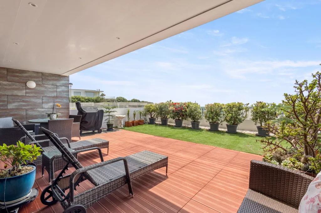 Moradia T4 com Vista Mar, Jacuzzi Panorâmico e Energia Solar | Lourinhã