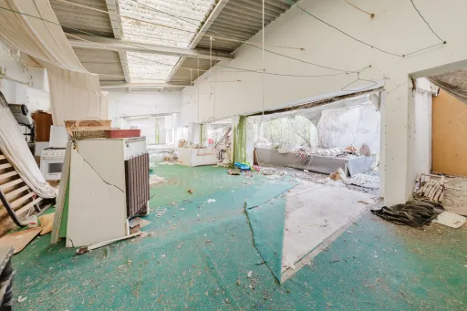 Moradia inserida num amplo terreno com 4.730 m²