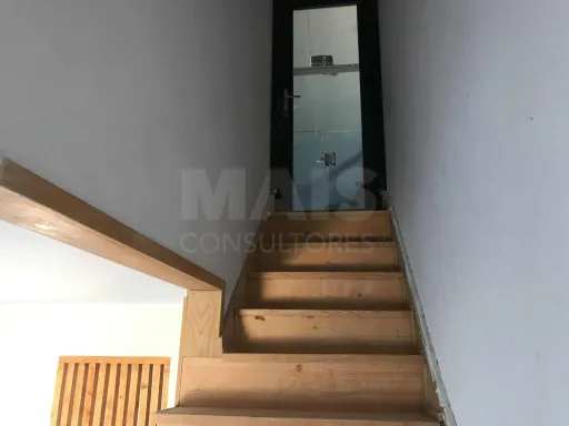Quinta com moradia T4, piscina e anexos a 35 mint de Lisboa