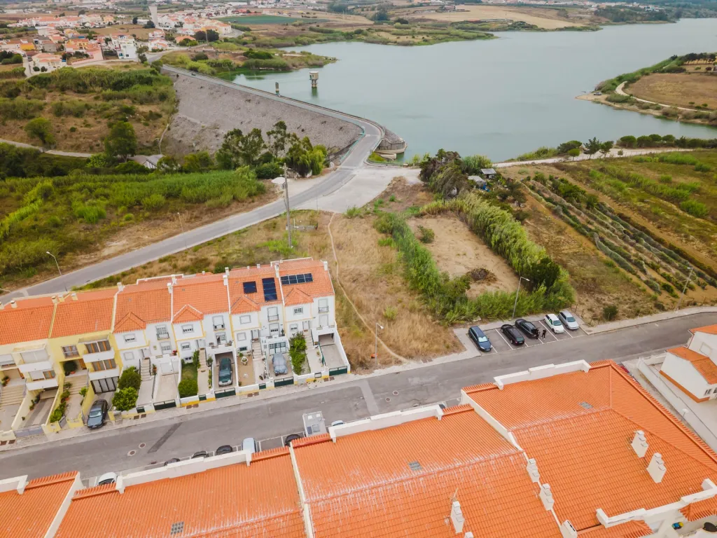 Terreno para construção em Atouguia da Baleia | Uma oportunidade para construir o seu próximo projeto!