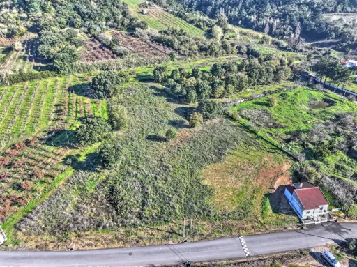 Rustic land with 3.000m2 of construction feasibility