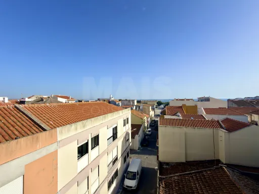 Apartamento T2 localizado em Peniche