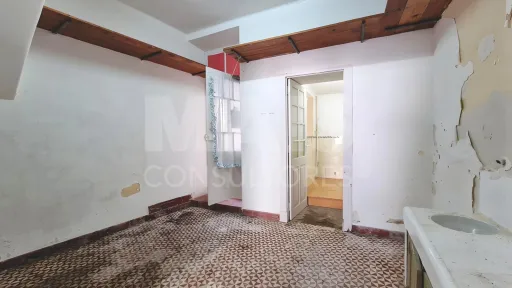 Prédio no Centro Histórico de Peniche com Elevado Potencial de Investimento e Rentabilidade