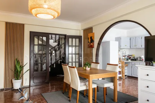 2-Bedroom + 2-Bathroom Duplex with Garage, Terraces, and Unobstructed Views | Avenal – Caldas da Rainha