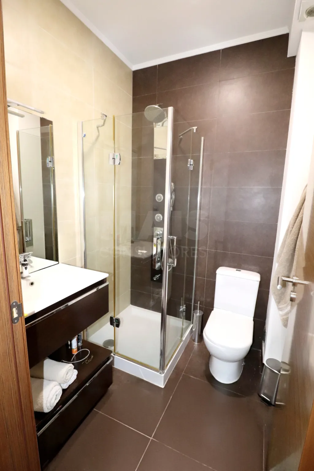 3-Bedroom Apartment at Quinta das Oliveiras with a 60-square-meter balcony