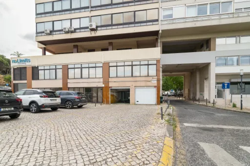 Apartamento T4 nas Torres do Restelo