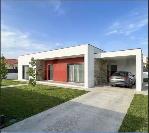 Terreno c/ Projecto & Alvará de Construção até 2028!