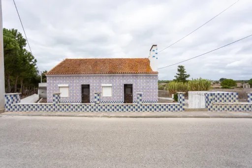 Moradia Térrea T2 para remodelar em Coruche-Vale Mansos