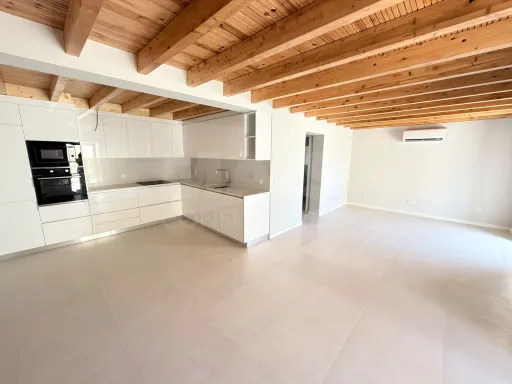 Fully Renovated 3-Bedroom House | Courtyard and Outbuildings | São Bartolomeu dos Galegos, Lourinhã