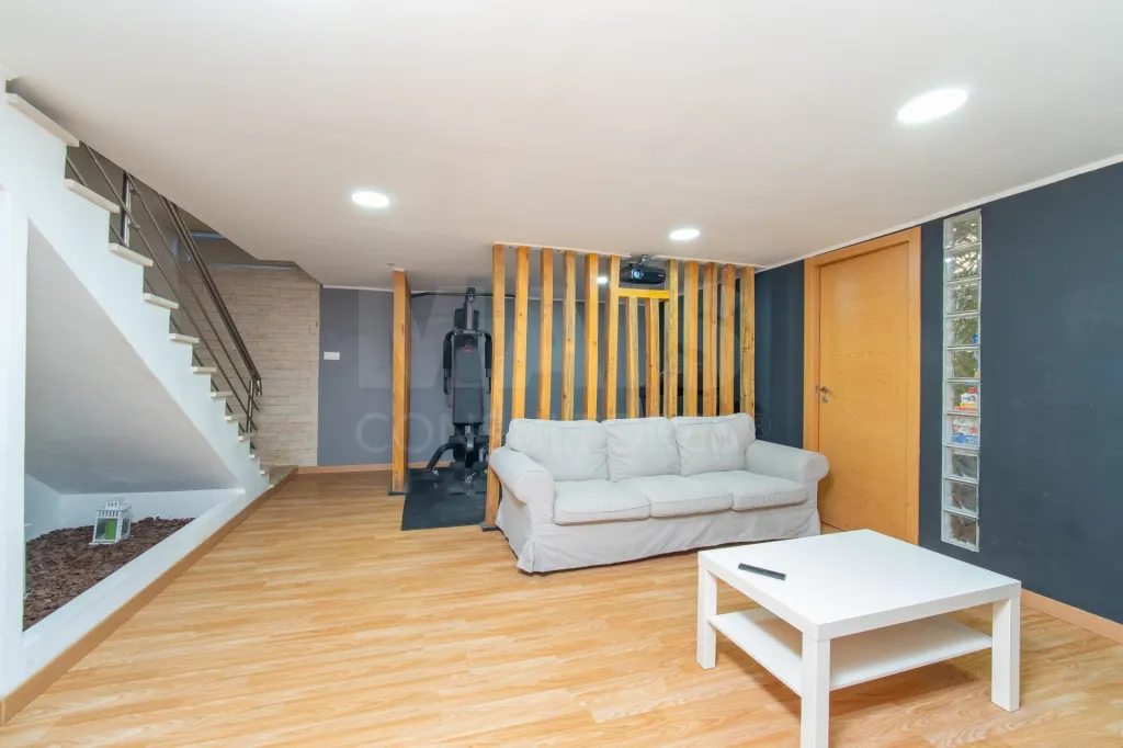 Moradia T3 totalmente remodelada no Condomínio Villas de Samorena em Samora Correia