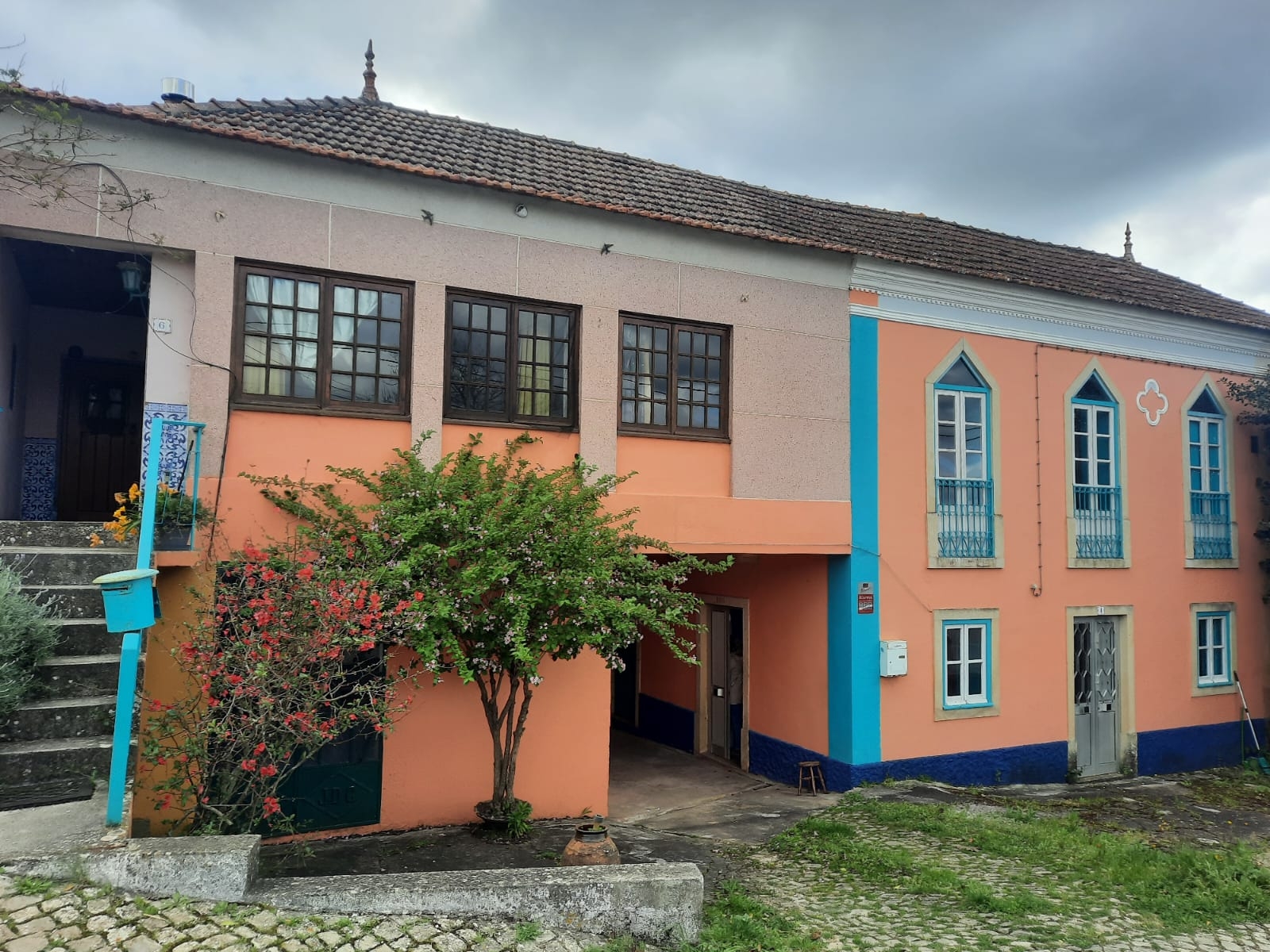 6-bedr. house with store and 4.600 m2 plot.Ferreira Zêzere- Chãos