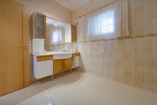 Moradia T3 com Piscina e Terreno de 7.320 m² – Privacidade, Sustentabilidade e Qualidade de Vida