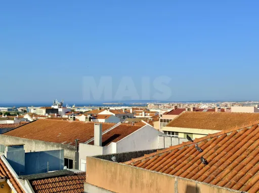 Apartamento T2 localizado em Peniche
