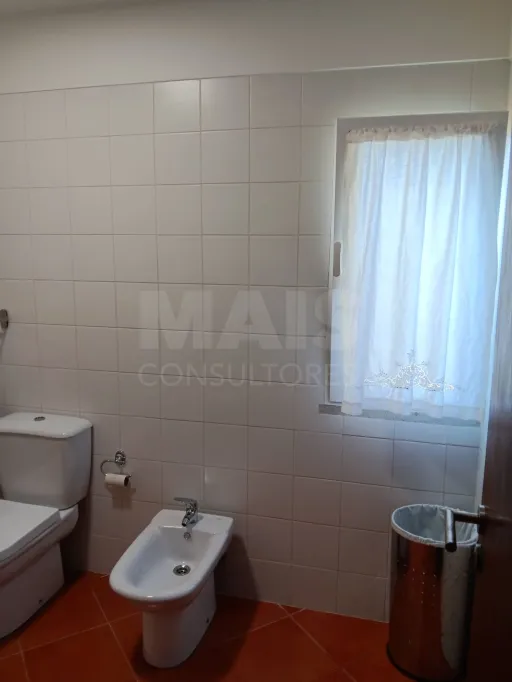 Moradia V2+1 isolada em Sítio das Lombas