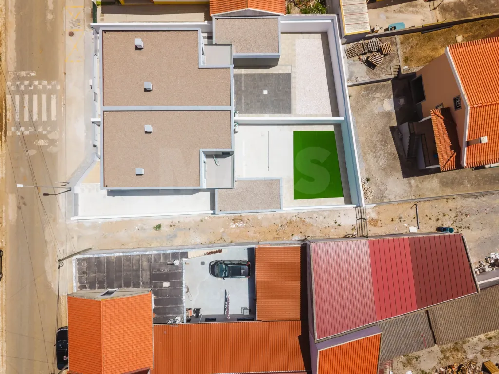 Exclusiva Moradia T4 Moderna com Conforto e Elegância Perto das Praias de Peniche