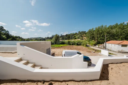 Moradia térrea T3 Moderna com Piscina e Jardim na Ribeira dos Amiais