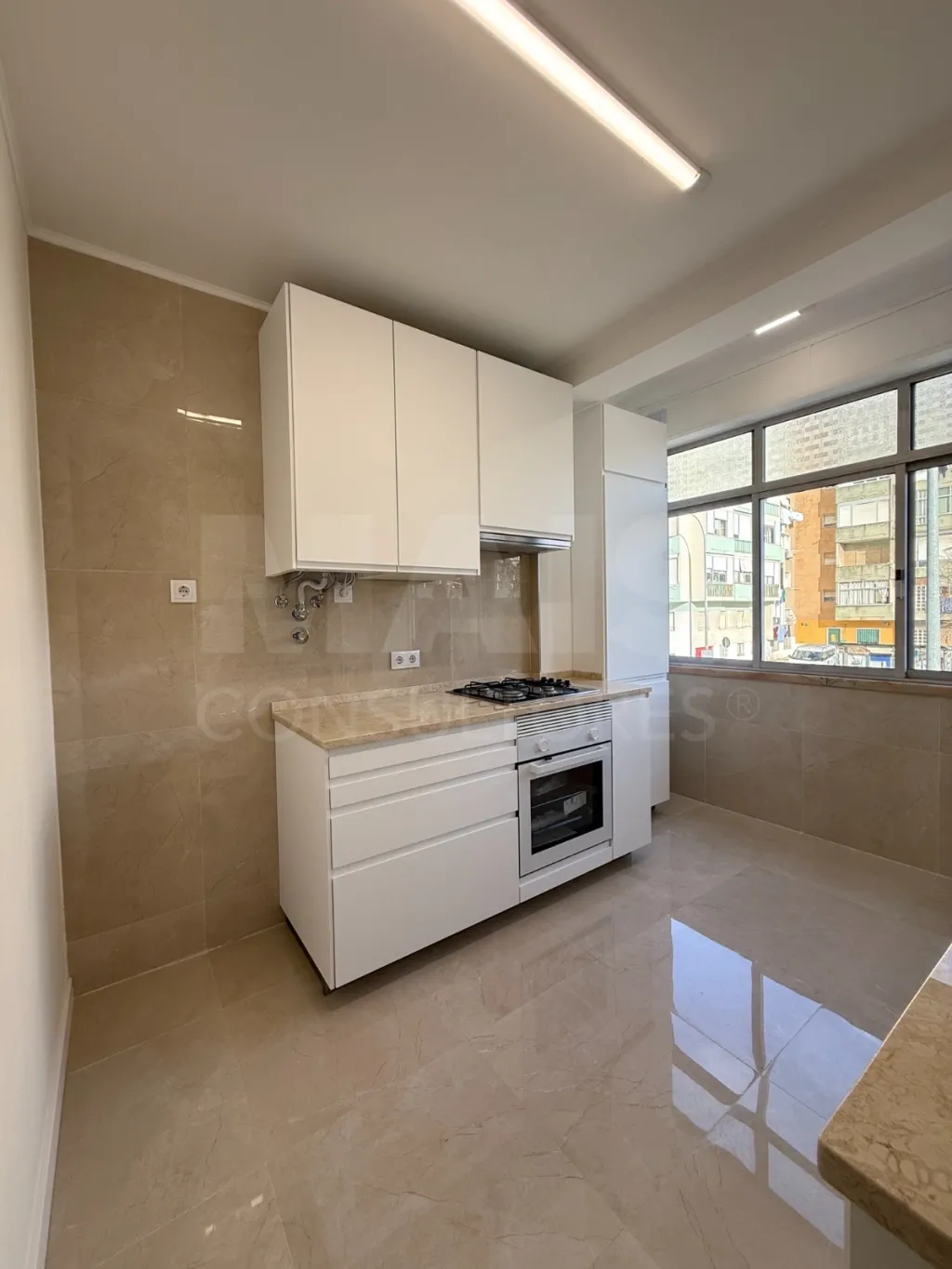 T3  remodelado na Damaia - Em frente à Estação de comboios