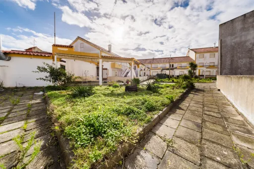 Café, Bar, Restaurante com 2 Salas e esplanada, a 50m da Praia!