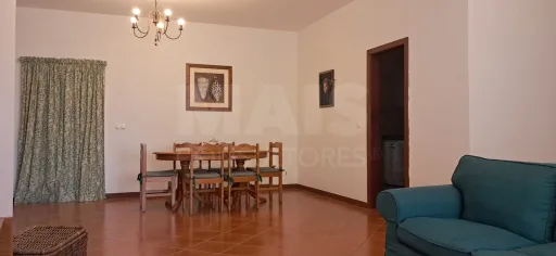 Moradia V2+1 isolada em Sítio das Lombas