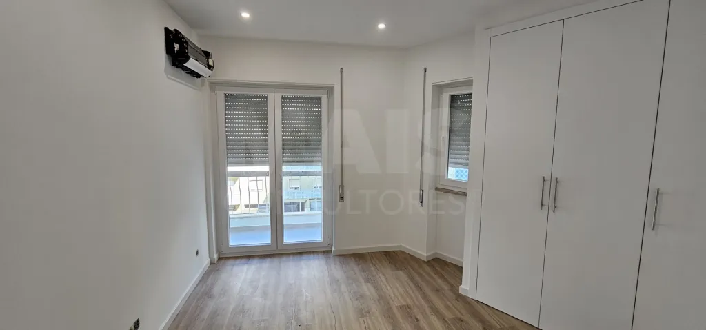Renovated 2-Bedroom Apartment, Brand New, Dafundo