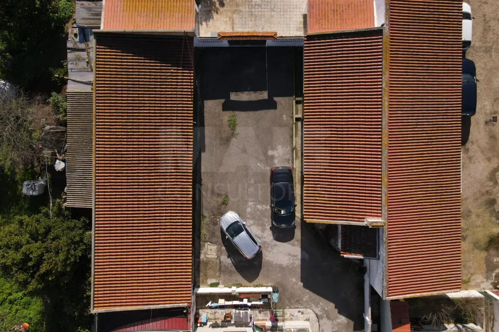 Prédio com garagens no Porto Alto, Samora Correia