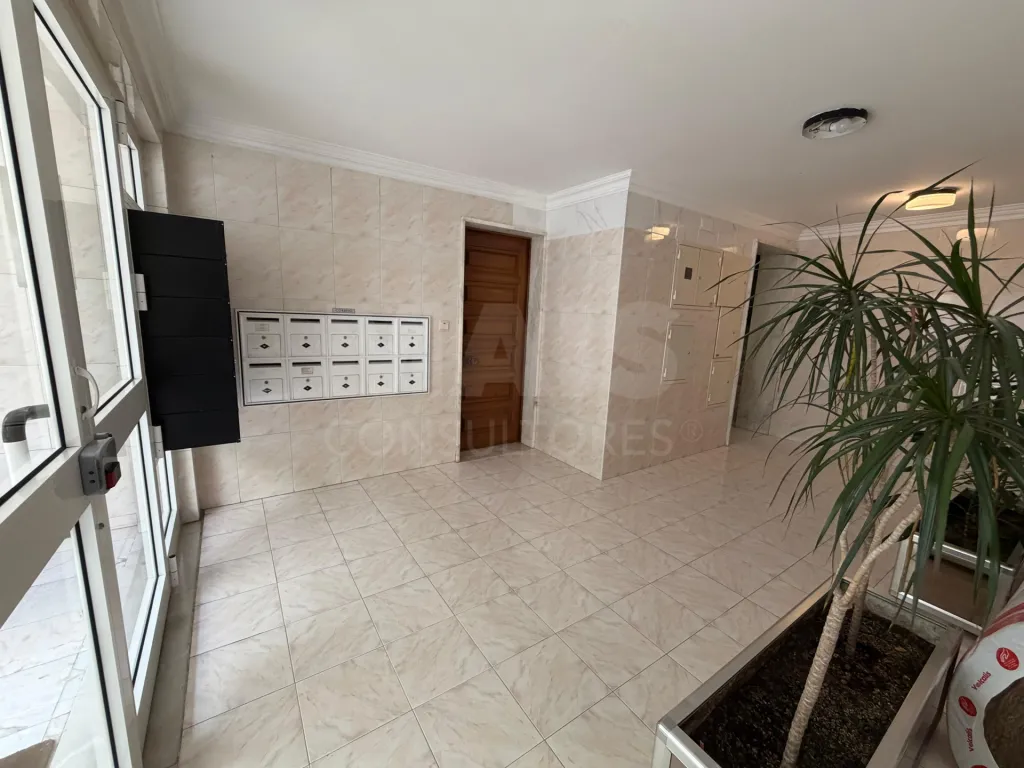 Apartamento T4 em Carnide