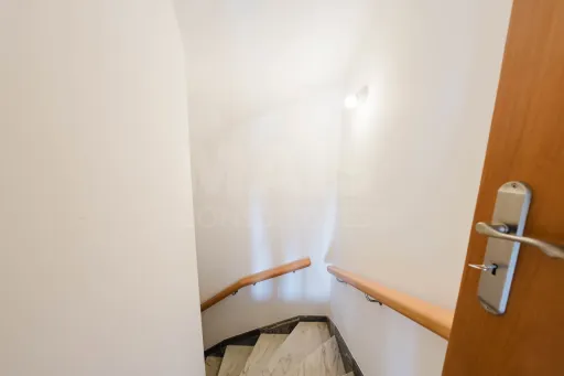 Moradia T3 com Excelente Exposição Solar e Potencial de Investimento a Poucos Minutos da Praia em Atouguia da Baleia