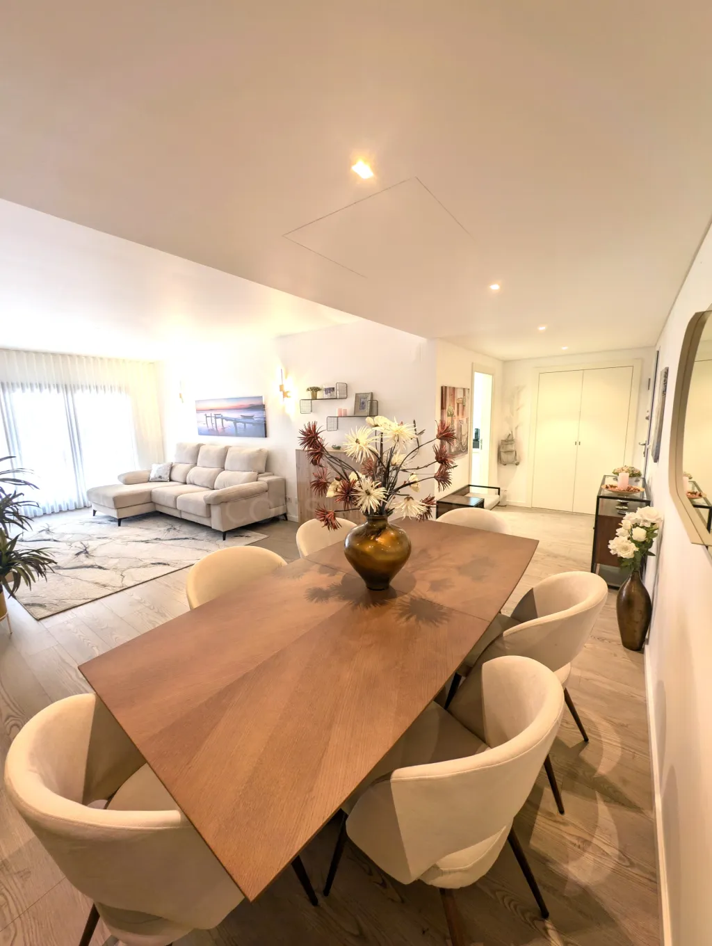 🏡 T2 COM 147M², com BOX e Varanda, na URBANIZAÇÃO MALVAROSA em  ALVERCA