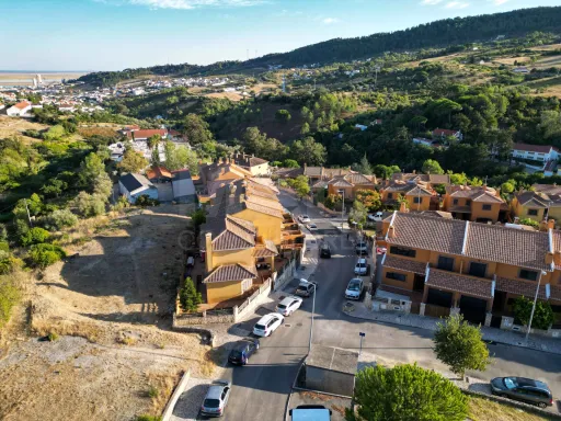 Moradia  T3 com espaço exterior