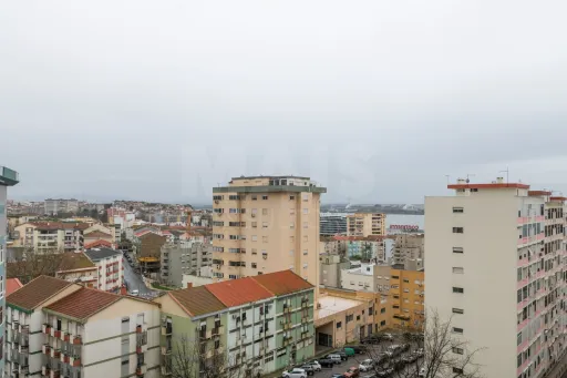 T2 com garagem no Alto Seixalinho