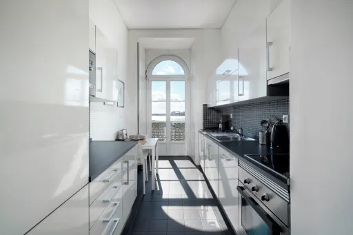 T1 on Avenida 24 de Julho