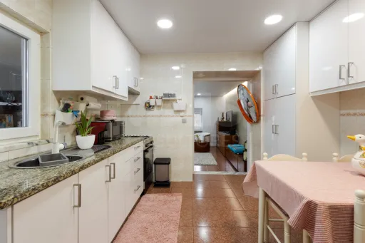 Andar de Moradia T2 Totalmente Remodelado a menos de 10 Minutos das Praias de Peniche