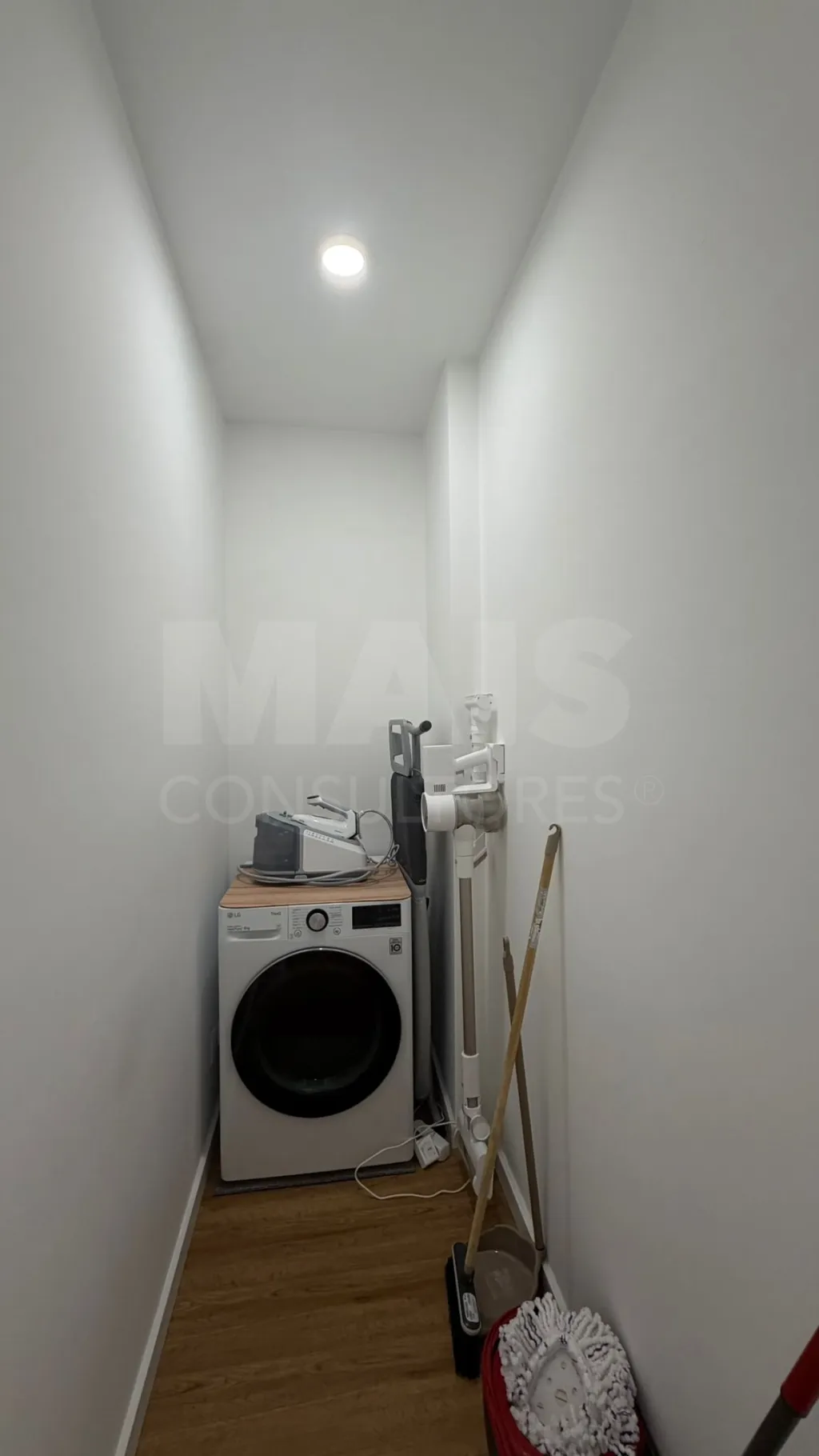 Apartamento T2 Remodelado no Centro do Cadaval
