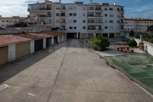 Loja para Transformação em Apartamento T3+1