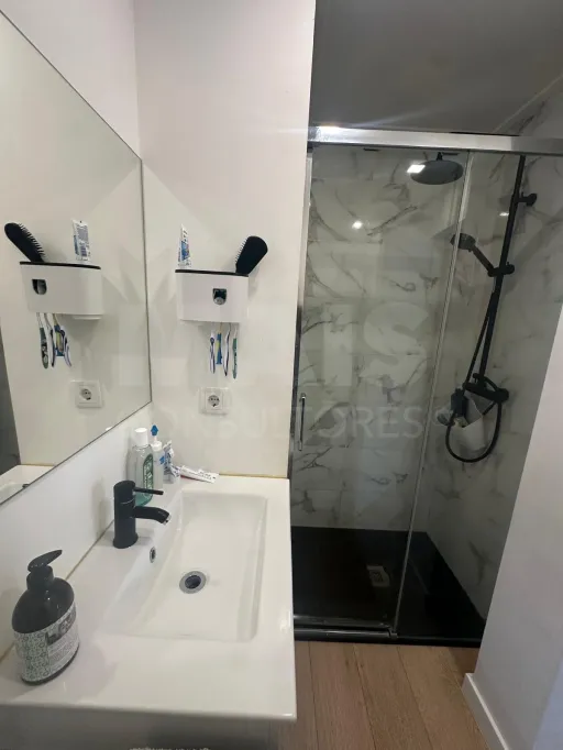 Apartamento T3 totalmente remodelado na Póvoa de Santa Iria com vista rio