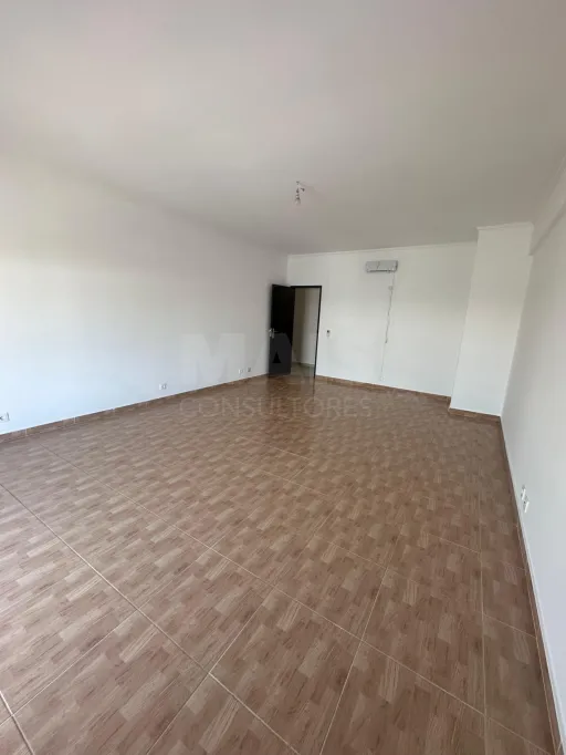 Apartamento T3 no Porto alto com terraço