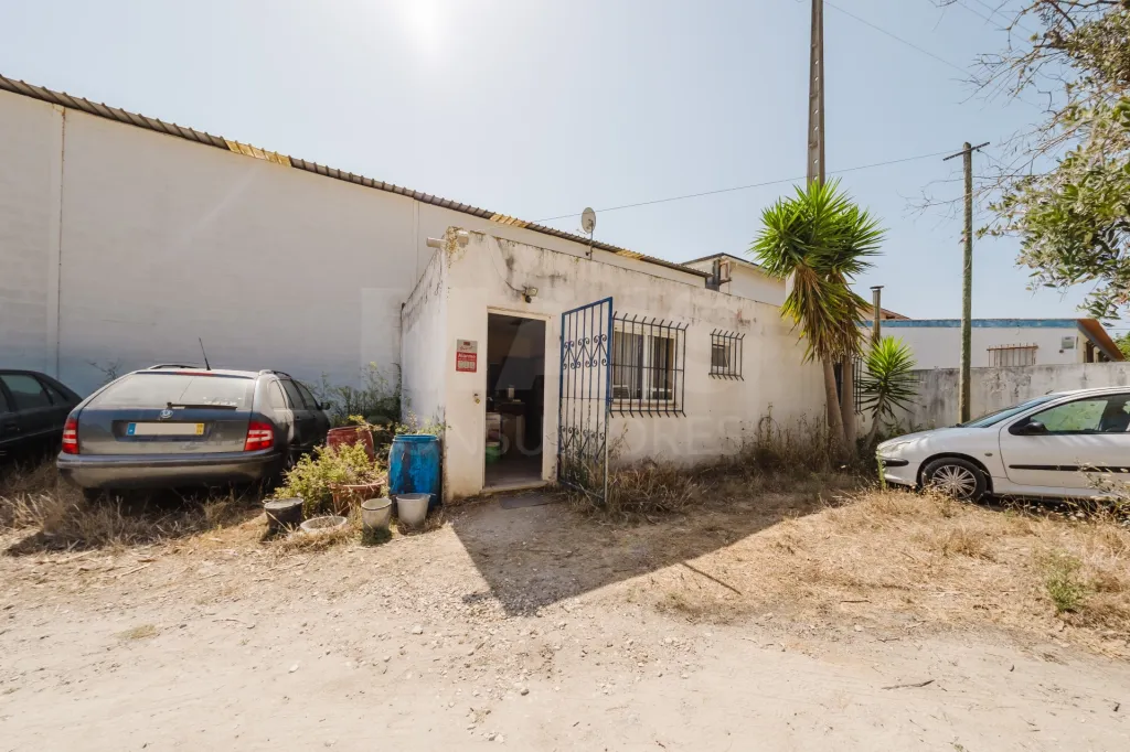 Terreno com 7950m2, perto das praias da Nazaré e São Martinho do Porto