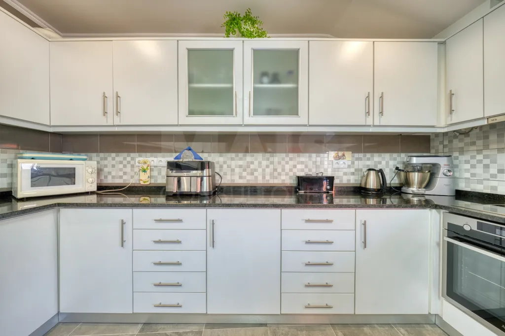 Viva com Espaço e Conforto: Moradia T4 com Anexo e Garagem em Coruche – Pronta a Habitar