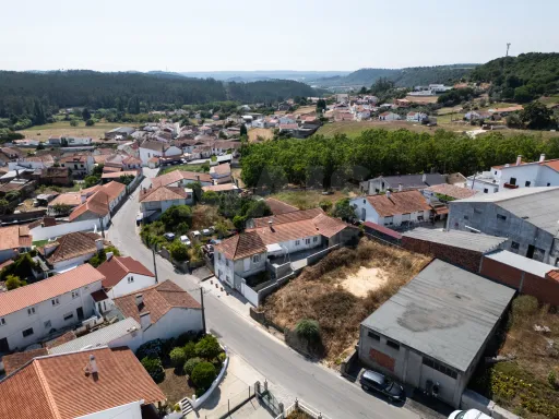 Terreno Urbano com Projeto Aprovado | Furo de Água e Opção Chave na Mão
