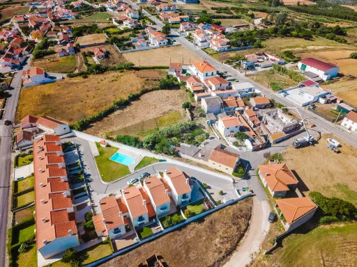 Moradia T2+2 com Terreno de quase 3000m2 Urbano