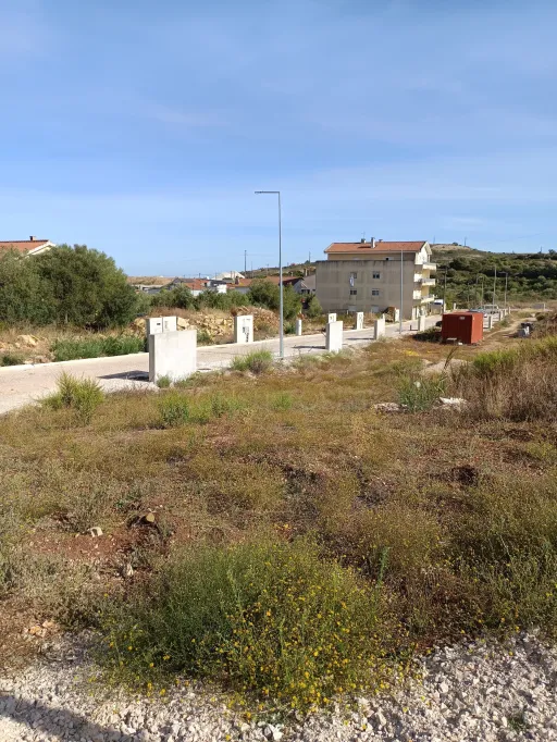 Terreno para construção em zona privilegiada de Montemor