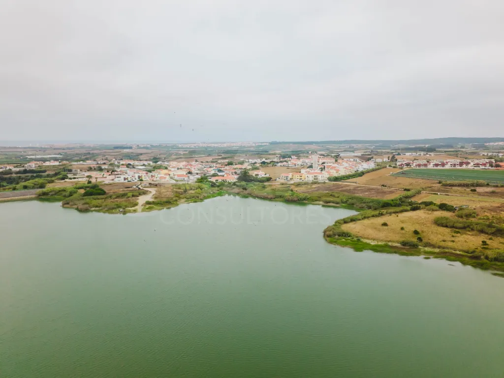 Terreno para construção em Atouguia da Baleia | Uma oportunidade para construir o seu próximo projeto!