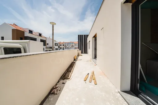 Fração M | apartamento T2 com Varanda e Garagem em Ferrel