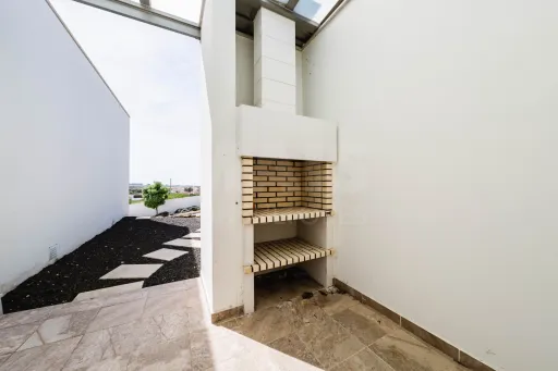 Moradia Contemporânea de Luxo com Vista Barragem, Piscina e 3.000m² Urbanos | Peniche