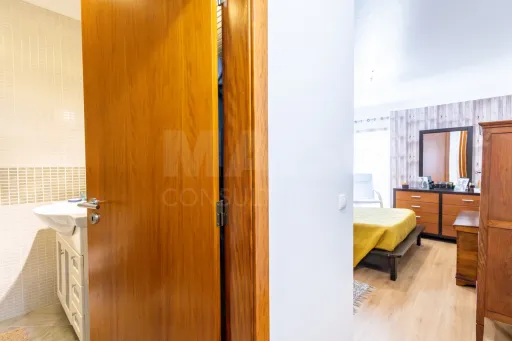 Apartamento T2 com garagem