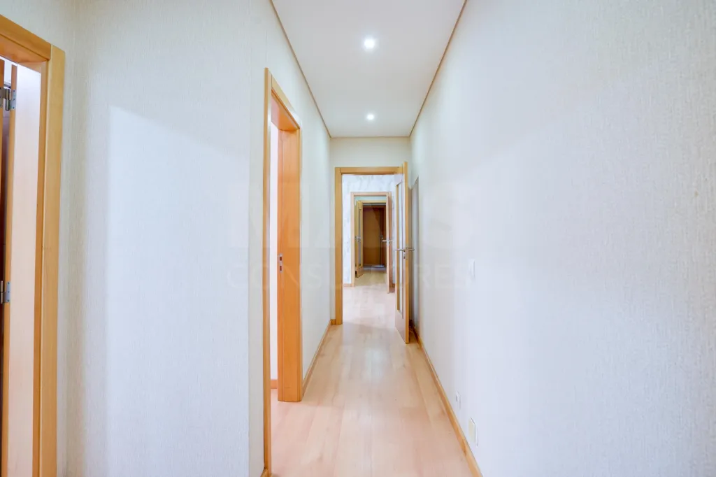 Apartamento T3 Mobiliado | Famões - Urb. Courela dos Fornos