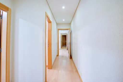 Apartamento T3 Mobiliado | Famões - Urb. Courela dos Fornos