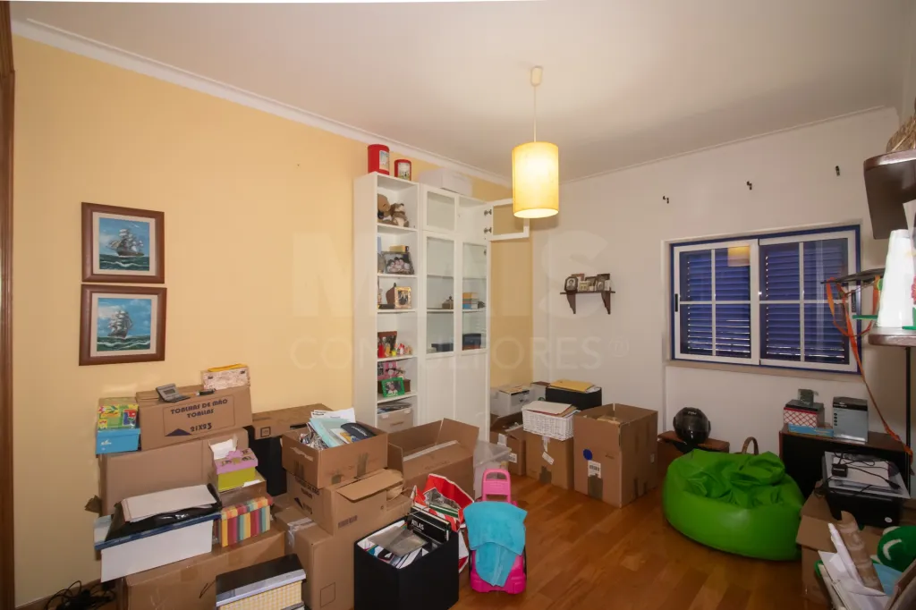 Apartamento T4 no Carregado
