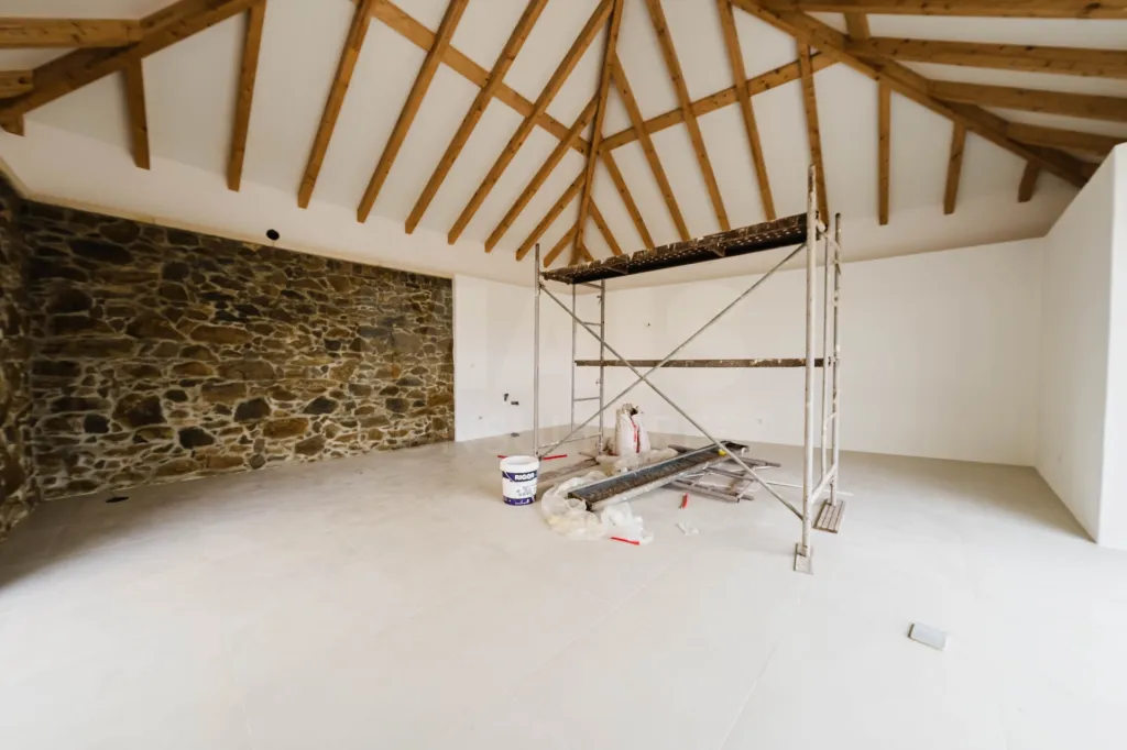 Fully Renovated 3-Bedroom House | Courtyard and Outbuildings | São Bartolomeu dos Galegos, Lourinhã