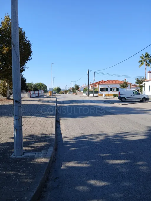 Moradia T3 Remodelada, Pronta a Habitar, com Ginásio, Anexo e Jardim
